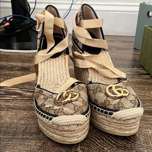 Gucci Tan and Gold Espadrille Wedges - Picture 1 of 5